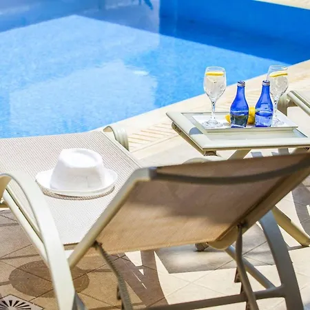 Villa Posidonas Three *